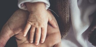 Za co dostał malucha Tom Hanks?