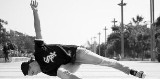 Ile się tańczy poloneza?