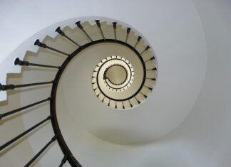 Na jakim biegu jechać z górki?